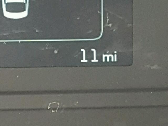 5XXGU4L34JG204087 - 2018 KIA OPTIMA EX WHITE photo 8