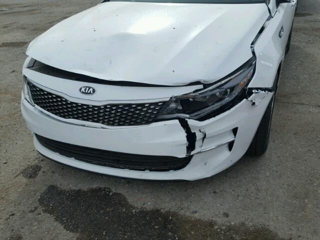 5XXGU4L34JG204087 - 2018 KIA OPTIMA EX WHITE photo 9