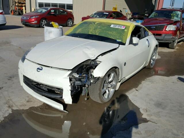 JN1AZ34D36M307904 - 2006 NISSAN 350Z COUPE WHITE photo 2