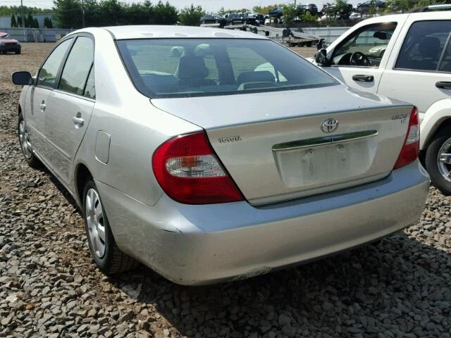 4T1BE32K02U599502 - 2002 TOYOTA CAMRY LE SILVER photo 3