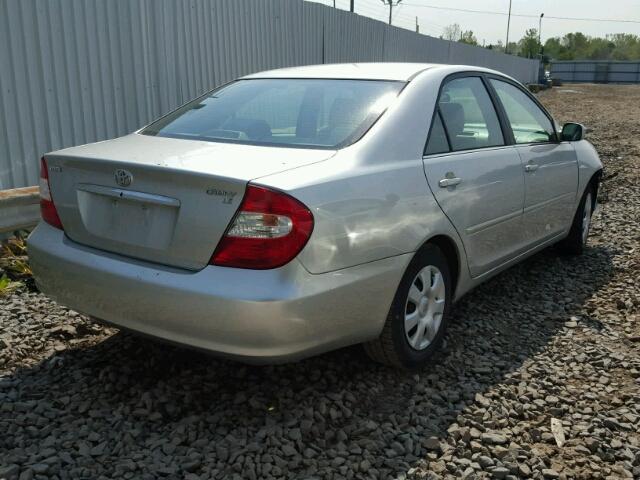 4T1BE32K02U599502 - 2002 TOYOTA CAMRY LE SILVER photo 4