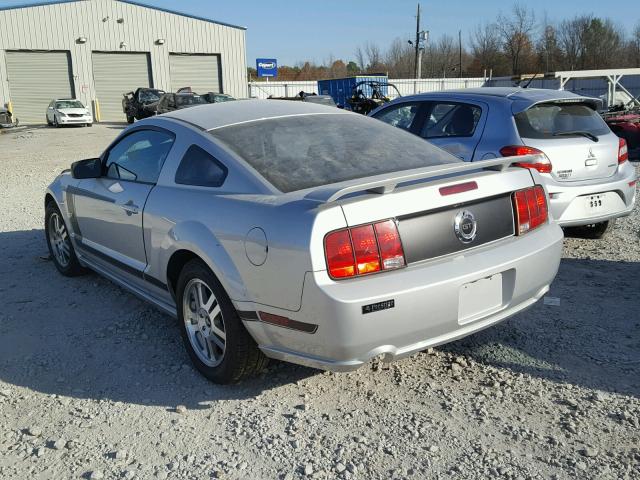 1ZVFT82H265103092 - 2006 FORD MUSTANG GT SILVER photo 3