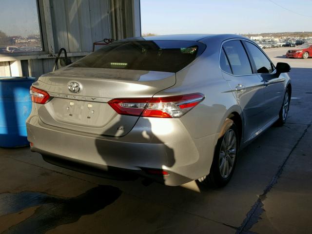 JTNB11HK9J3014993 - 2018 TOYOTA CAMRY L Gümüş foto 4