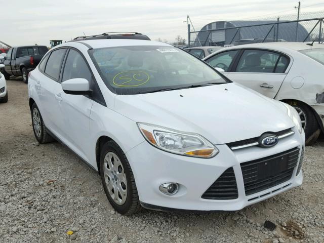 1FAHP3F24CL235907 - 2012 FORD FOCUS SE WHITE photo 1