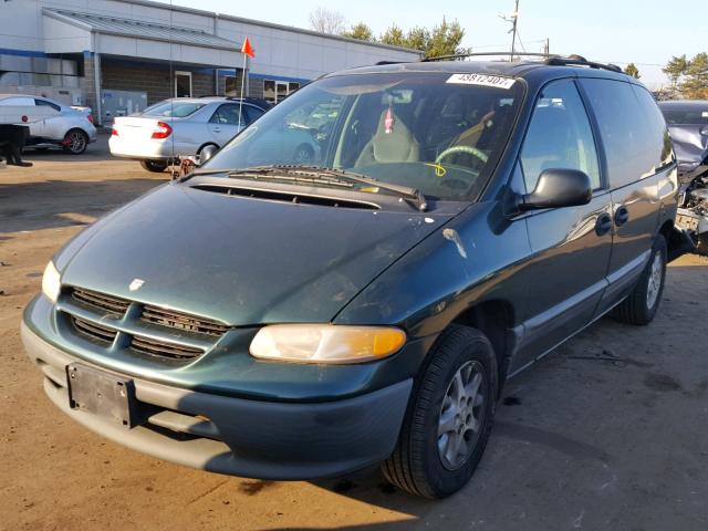 1B4GP45R5WB738248 - 1998 DODGE CARAVAN SE GREEN photo 2