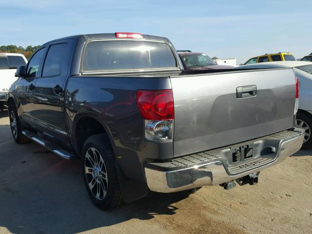 5TFEM5F18DX064999 - 2013 TOYOTA TUNDRA CRE GRAY photo 3