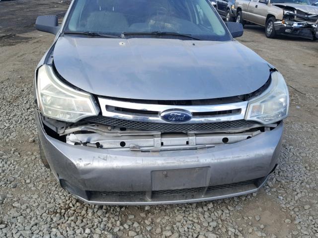 1FAHP34NX8W287528 - 2008 FORD FOCUS S/SE GRAY photo 9