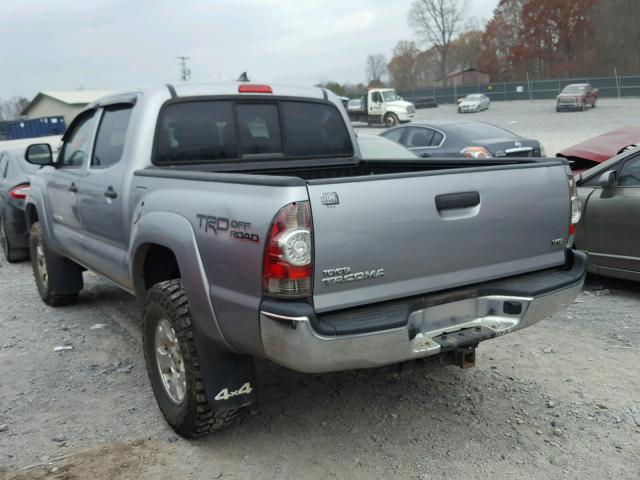 5TFLU4EN5FX143281 - 2015 TOYOTA TACOMA DOU SILVER photo 3