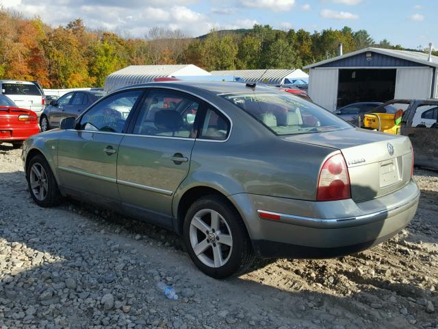 WVWRH63B14P097108 - 2004 VOLKSWAGEN PASSAT GLX GREEN photo 3