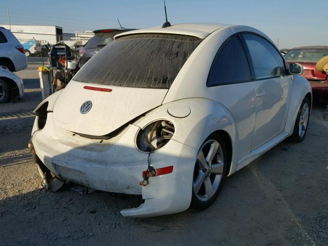 3VWFW31C78M517885 - 2008 VOLKSWAGEN NEW BEETLE WHITE photo 4