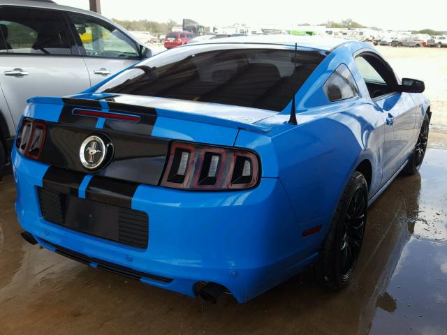 1ZVBP8AM4D5231770 - 2013 FORD MUSTANG BLUE photo 4