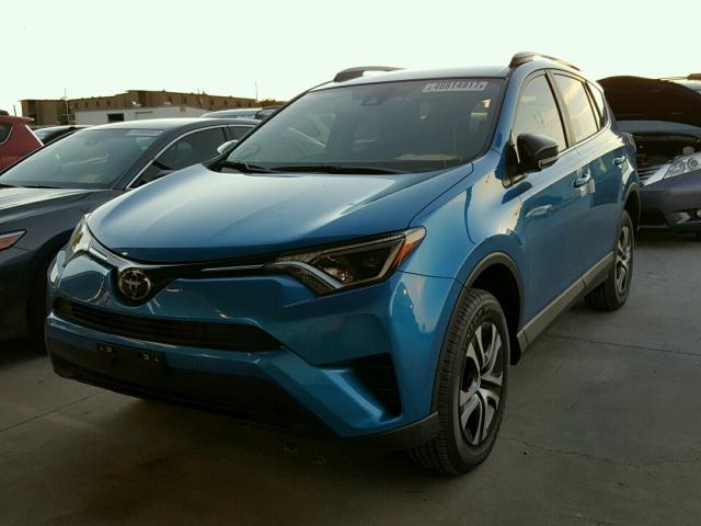 JTMZFREVXHJ715050 - 2017 TOYOTA RAV4 LE BLUE photo 2