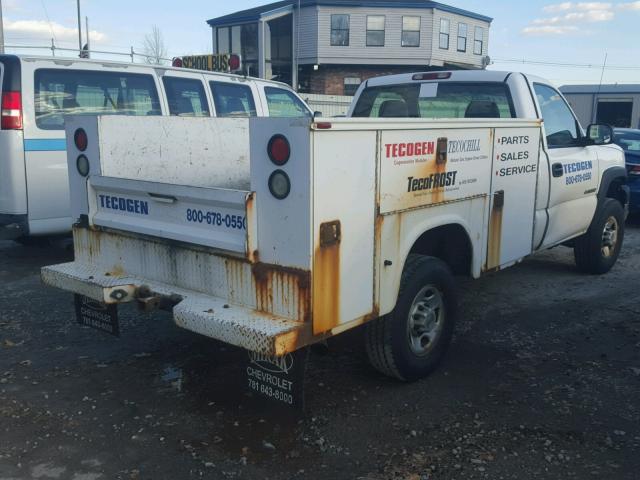 1GBHC24U55E122936 - 2005 CHEVROLET SILVERADO WHITE photo 4