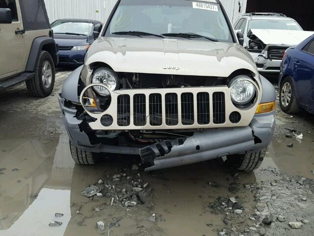 1J4GL48K35W620018 - 2005 JEEP LIBERTY SP TAN photo 9