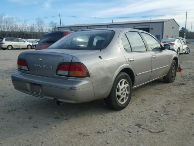 JN1CA21A1WT308656 - 1998 NISSAN MAXIMA GLE SILVER photo 4