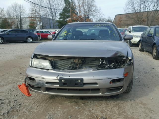 JN1CA21A1WT308656 - 1998 NISSAN MAXIMA GLE SILVER photo 9