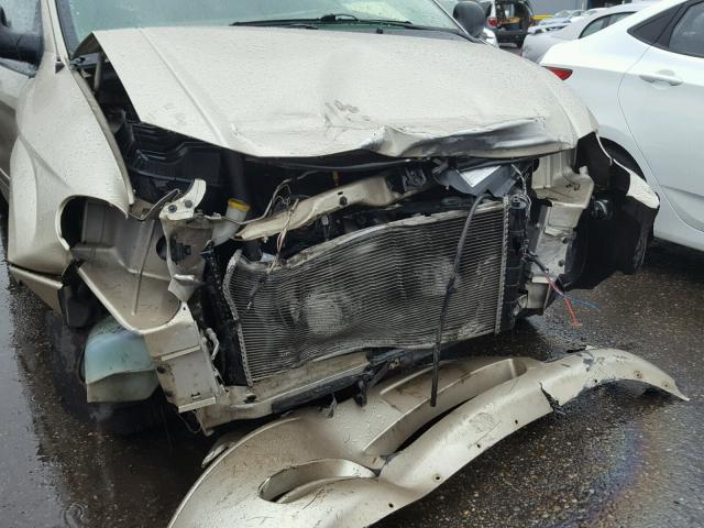 2A4GP54L06R663752 - 2006 CHRYSLER TOWN & COU BEIGE photo 9