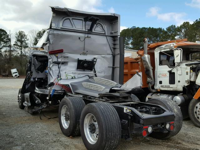 1XPBD49X5HD413779 - 2017 PETERBILT 579 GRAY photo 3