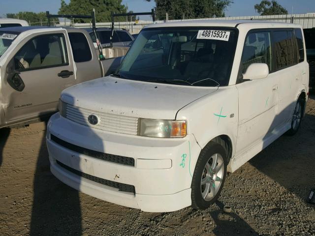 JTLKT334664070284 - 2006 TOYOTA SCION XB WHITE photo 2