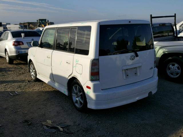 JTLKT334664070284 - 2006 TOYOTA SCION XB WHITE photo 3