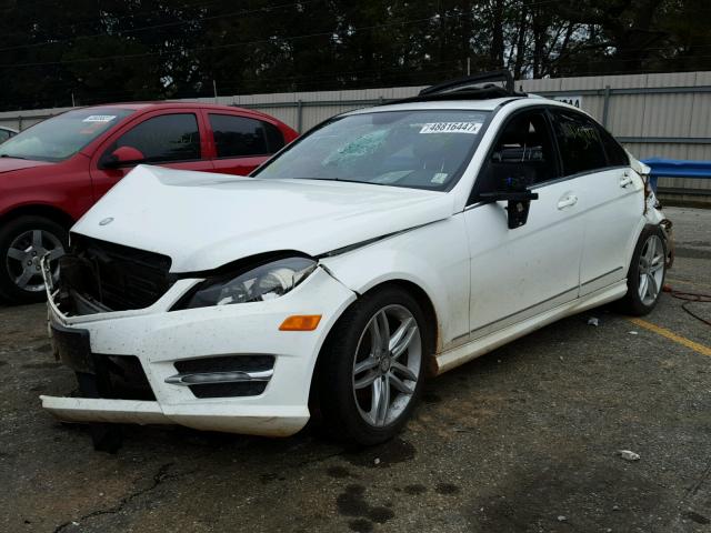 WDDGF4HB6DR268035 - 2013 MERCEDES-BENZ C 250 WHITE photo 2