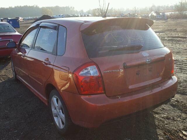 KNAFE161075007588 - 2007 KIA SPECTRA5 S ORANGE photo 3