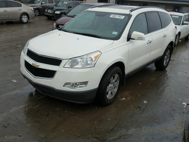 1GNLVGED2AJ214557 - 2010 CHEVROLET TRAVERSE L WHITE photo 2