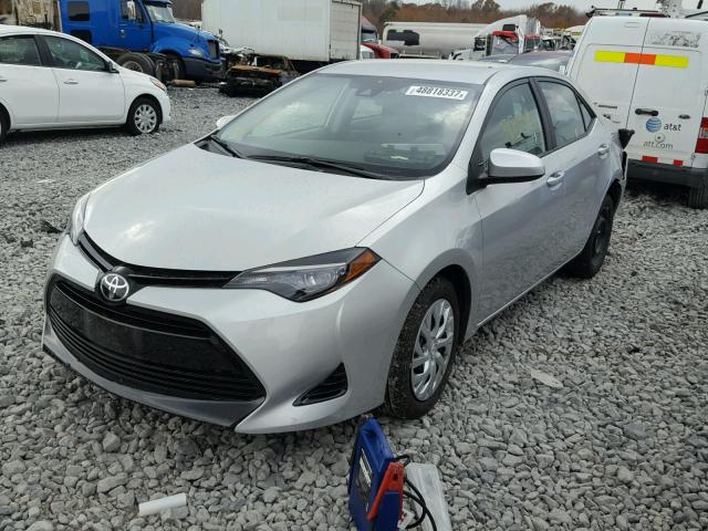 5YFBURHE9HP707052 - 2017 TOYOTA COROLLA L SILVER photo 2