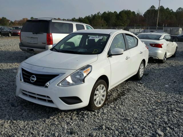 3N1CN7AP6HK440556 - 2017 NISSAN VERSA S WHITE photo 2