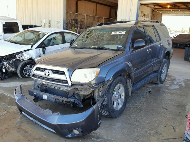 JTEZU14R568058475 - 2006 TOYOTA 4RUNNER SR GRAY photo 2