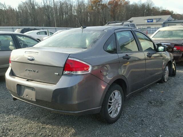 1FAHP3FN5AW190630 - 2010 FORD FOCUS SE CHARCOAL photo 4