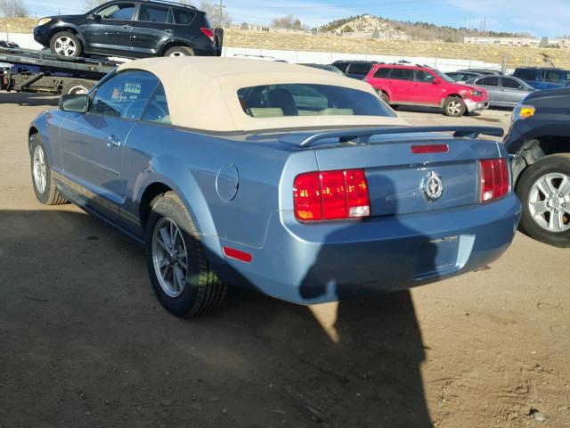 1ZVFT84N355216180 - 2005 FORD MUSTANG BLUE photo 3