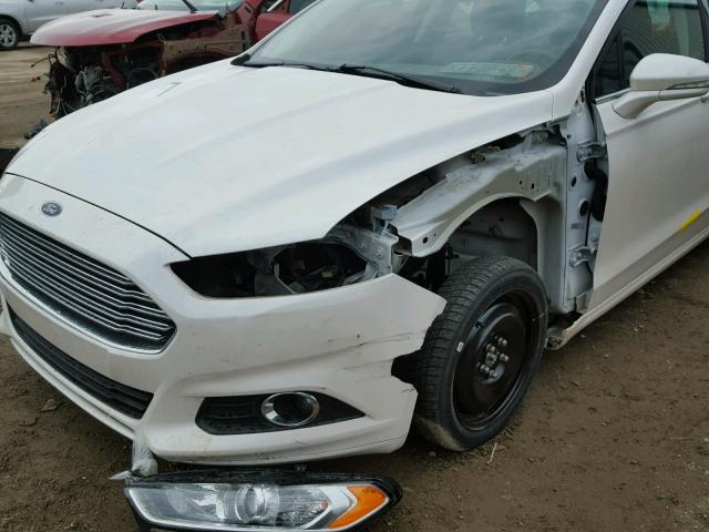 3FA6P0H71FR168316 - 2015 FORD FUSION SE WHITE photo 9