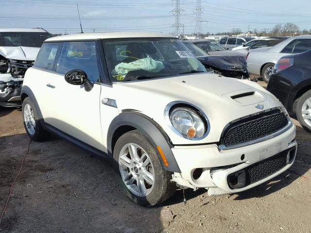 WMWSV3C52BTY15804 - 2011 MINI COOPER S WHITE photo 1