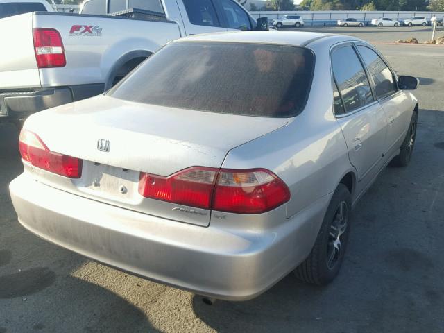 1HGCG5640WA183338 - 1998 HONDA ACCORD LX SILVER photo 4