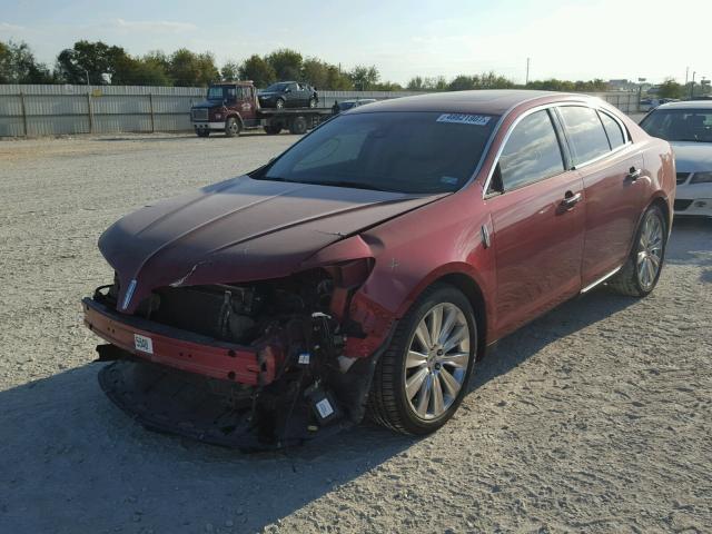 1LNHL9FT9DG617938 - 2013 LINCOLN MKS MAROON photo 2