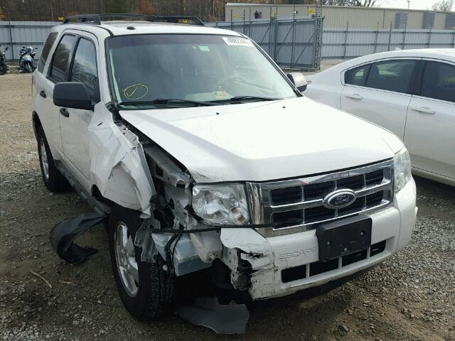 1FMCU0DG8AKA78682 - 2010 FORD ESCAPE XLT WHITE photo 1