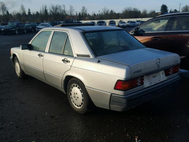 WDBDA29DXPG022619 - 1993 MERCEDES-BENZ 190 E 2.6 SILVER photo 3