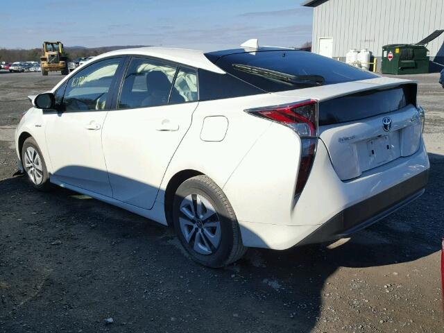 JTDKARFU6G3506378 - 2016 TOYOTA PRIUS WHITE photo 3