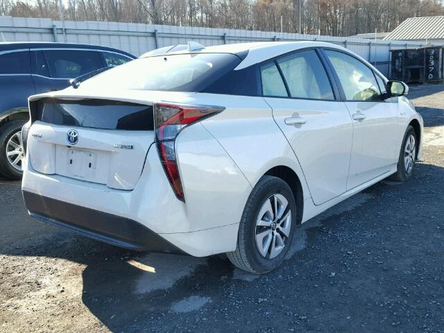 JTDKARFU6G3506378 - 2016 TOYOTA PRIUS WHITE photo 4