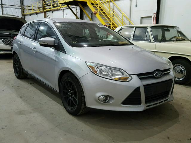 1FAHP3K22CL135181 - 2012 FORD FOCUS SE SILVER photo 1