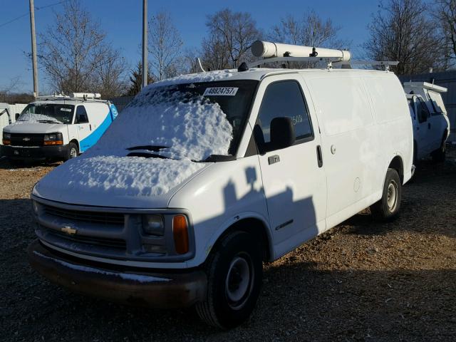 1GCFG25W9X1095662 - 1999 CHEVROLET EXPRESS G2 WHITE photo 2