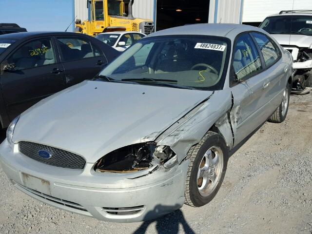 1FAFP53U95A125202 - 2005 FORD TAURUS SE SILVER photo 2