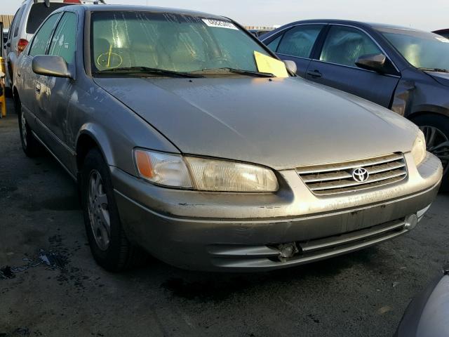 JT2BF28K7W0110151 - 1998 TOYOTA CAMRY LE GRAY photo 1