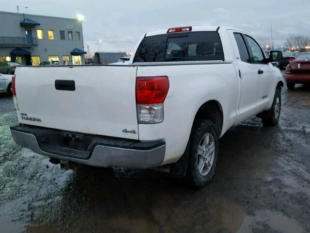 5TFUM5F11BX019878 - 2011 TOYOTA TUNDRA DOU WHITE photo 4