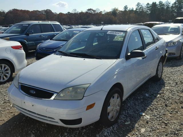 1FAFP34N77W251964 - 2007 FORD FOCUS ZX4 WHITE photo 2