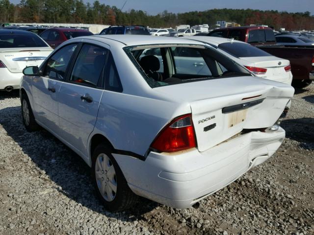 1FAFP34N77W251964 - 2007 FORD FOCUS ZX4 WHITE photo 3