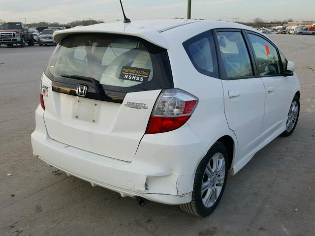 JHMGE88419S019887 - 2009 HONDA FIT SPORT WHITE photo 4