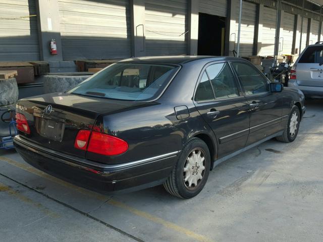 WDBJF65H9XA951031 - 1999 MERCEDES-BENZ E 320 BLACK photo 4