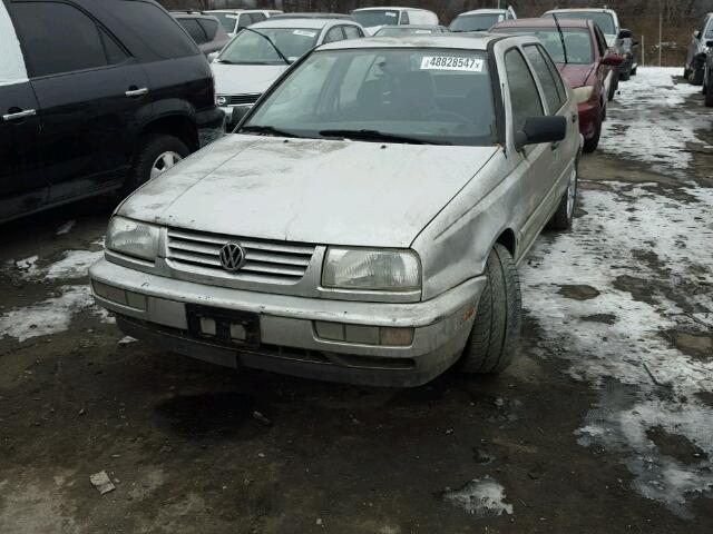 3VWRA81H8WM234106 - 1998 VOLKSWAGEN JETTA GL SILVER photo 2